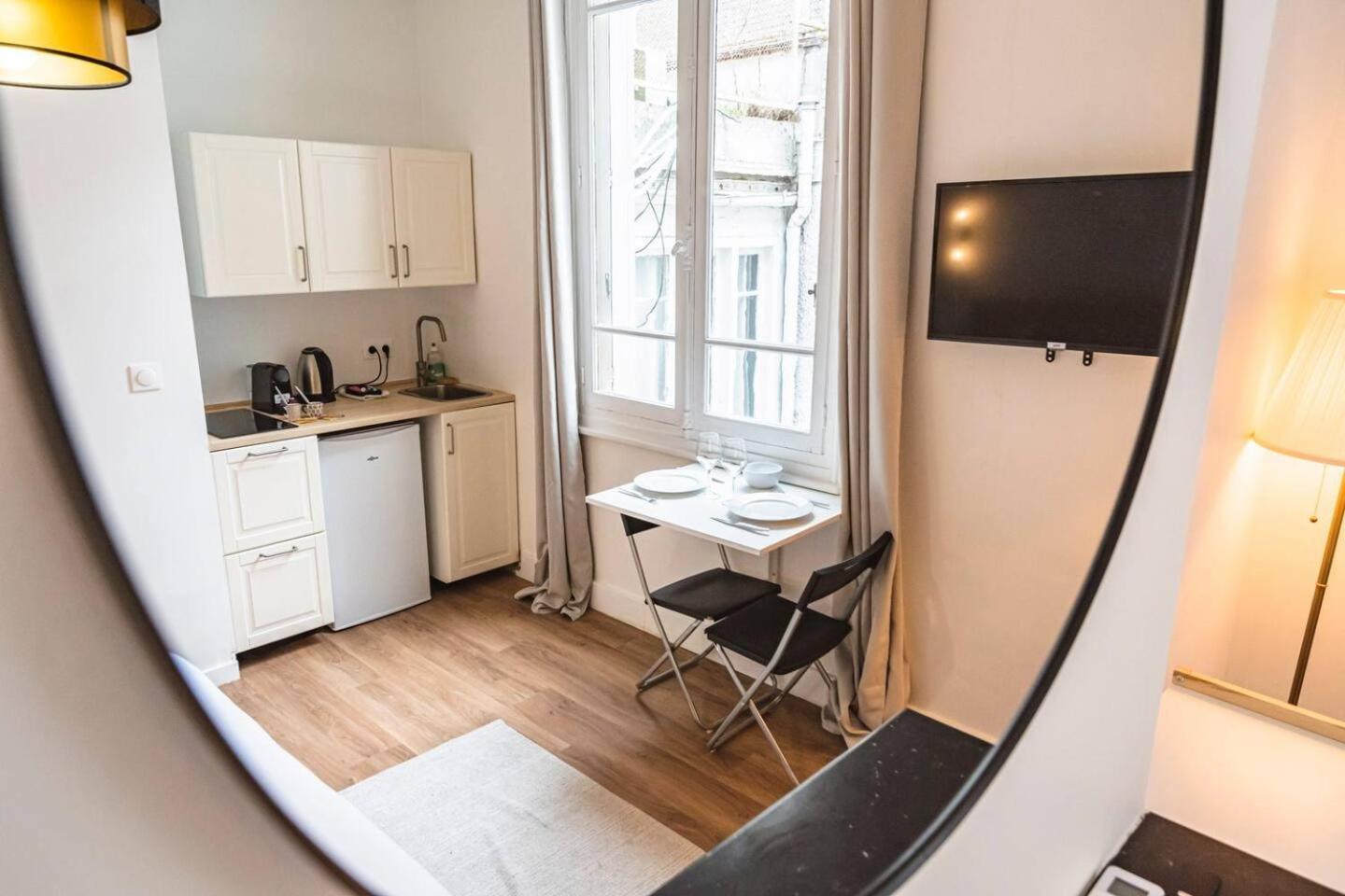 Pink, Appartement En Plein Coeur De Reims Dış mekan fotoğraf