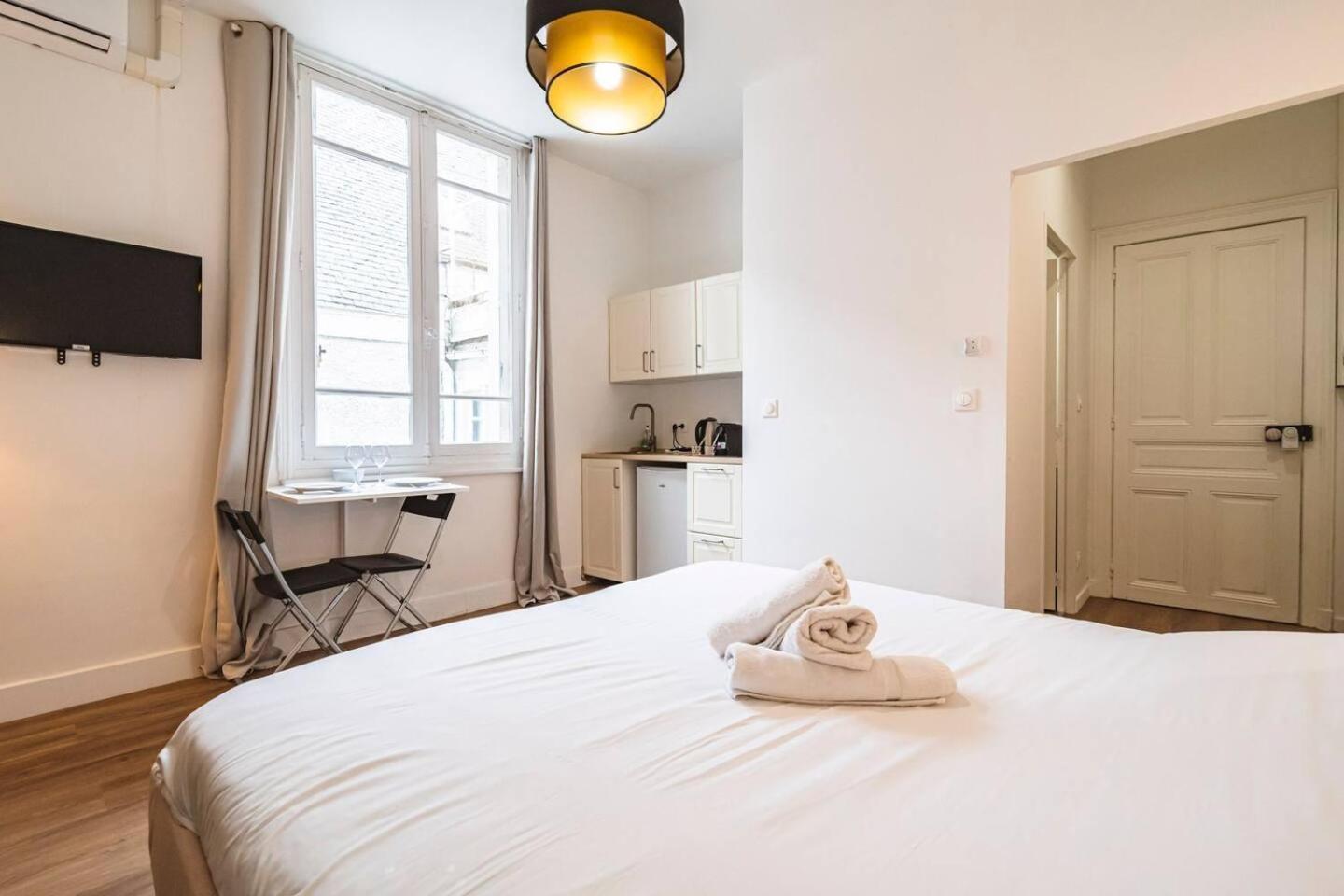 Pink, Appartement En Plein Coeur De Reims Dış mekan fotoğraf