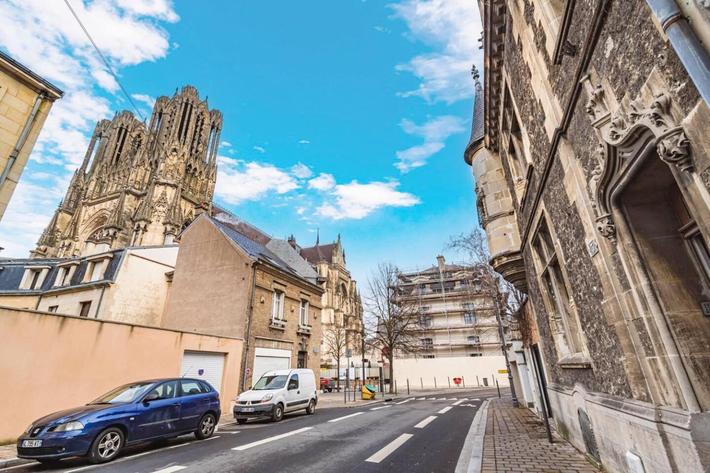 Pink, Appartement En Plein Coeur De Reims Dış mekan fotoğraf